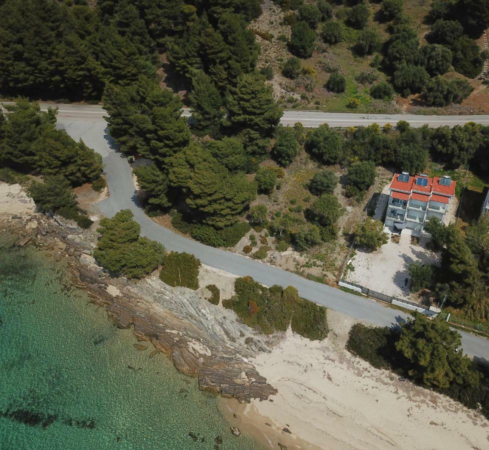 Akti Alegra In Front The Beach Villa Neos Marmaras Exterior photo